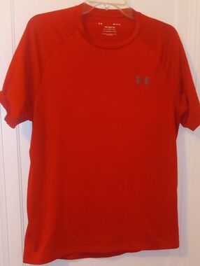 Under Armour Men’s Red Performance Short Sleeve Tee medium